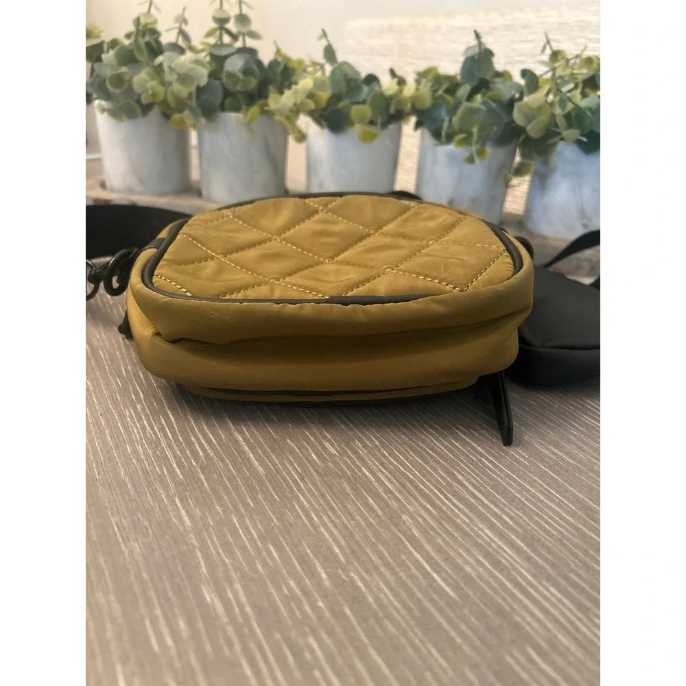PAJAR CANADA WATERPROOF CROSSBODY CAMERA BAG‎